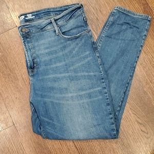 Old Navy Rockstar Super Skinny Highrise